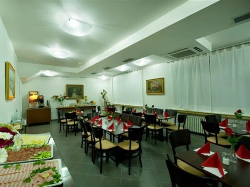 פראג Hotel Leon D'Oro 4*,