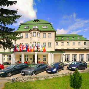 https://palace-club.spindleruvmlyn-hotels.com