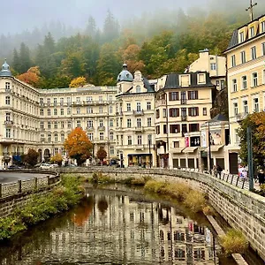 Zlaty Sloup Karlovy Vary