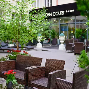 מלון Garden Court