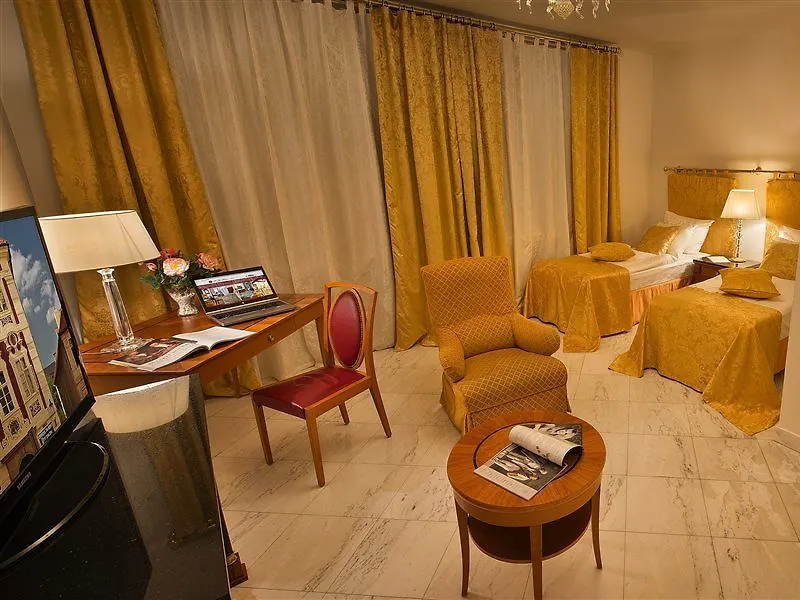 Hotel Leon D'Oro Praga 4*,